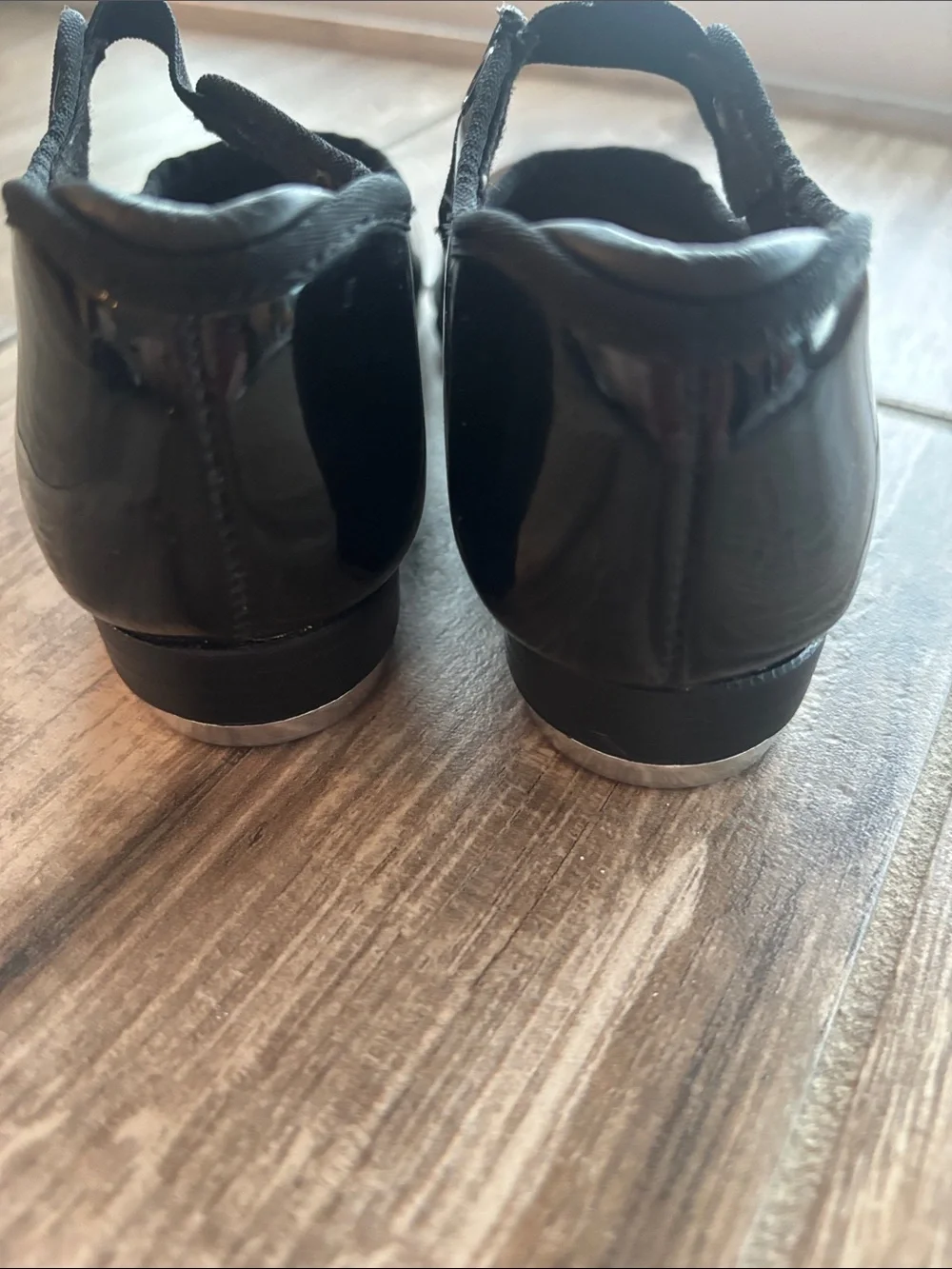 Capezio Black Patent Mary Jane Tap Shoes for toddlers size 9.5 in good condition